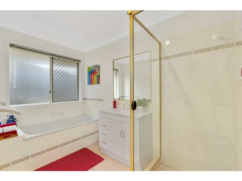 14 Hatutu Street, Pacific Pines QLD 4211