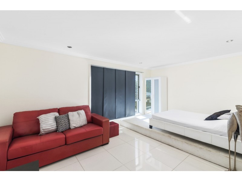 68 Diamantina Circuit, Pacific Pines QLD 4211