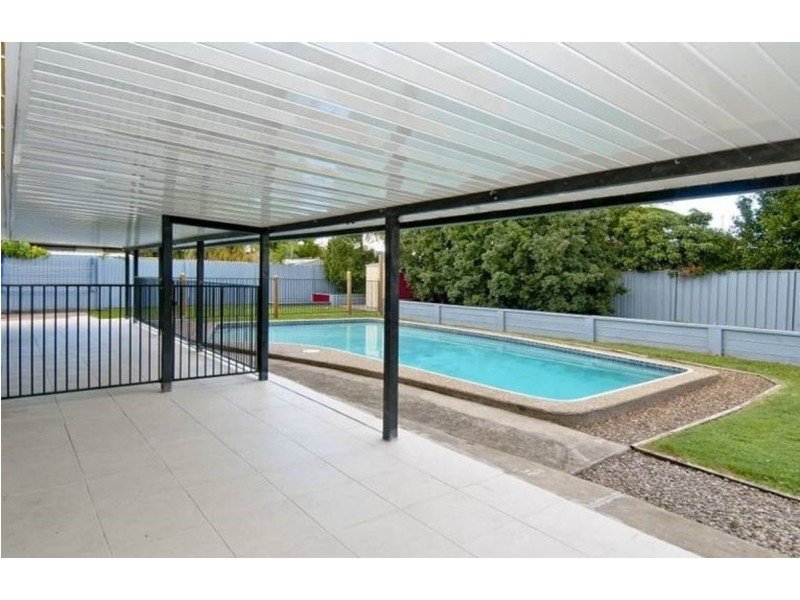 32 Glendevon Crescent, Mount Warren Park QLD 4207