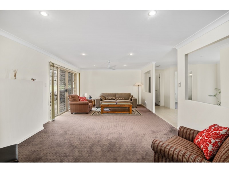 53 Laughlen Chase, Pacific Pines QLD 4211