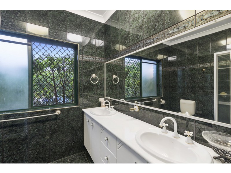 26 Rivertree Avenue, Helensvale QLD 4212