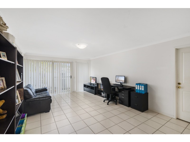 22 Beerwah Street, Pacific Pines QLD 4211