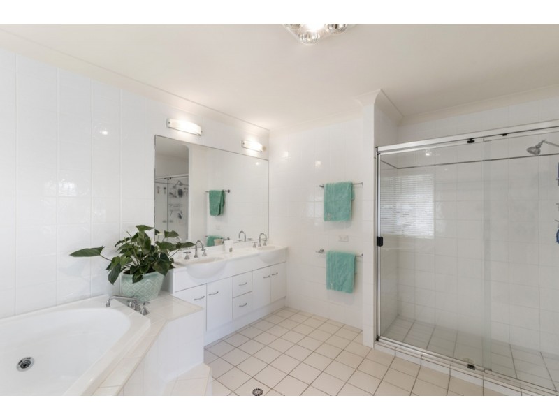 22 Beerwah Street, Pacific Pines QLD 4211