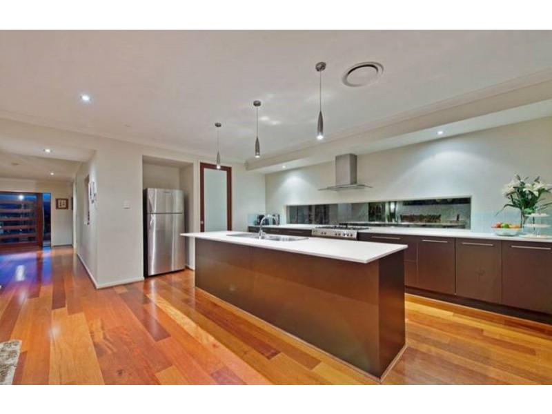 15 Summer Hill Crescent, Maudsland QLD 4210