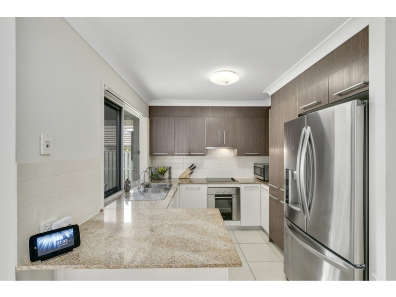 5 Sandow Street, Pacific Pines QLD 4211