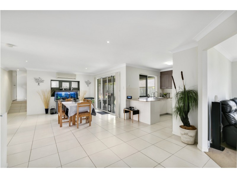 5 Sandow Street, Pacific Pines QLD 4211