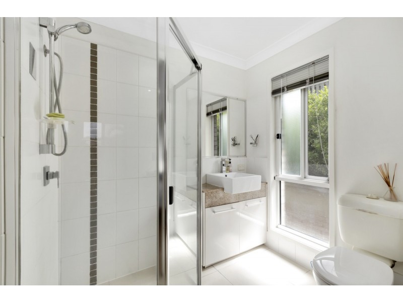 5 Sandow Street, Pacific Pines QLD 4211