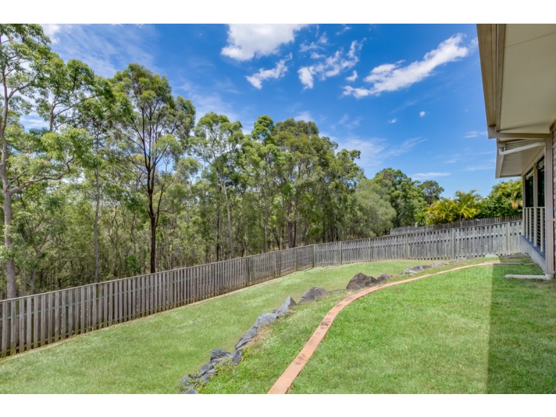 8 Penrhyn Street, Pacific Pines QLD 4211