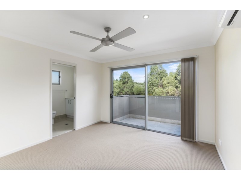 2/9 Maslin Chase, Pacific Pines QLD 4211