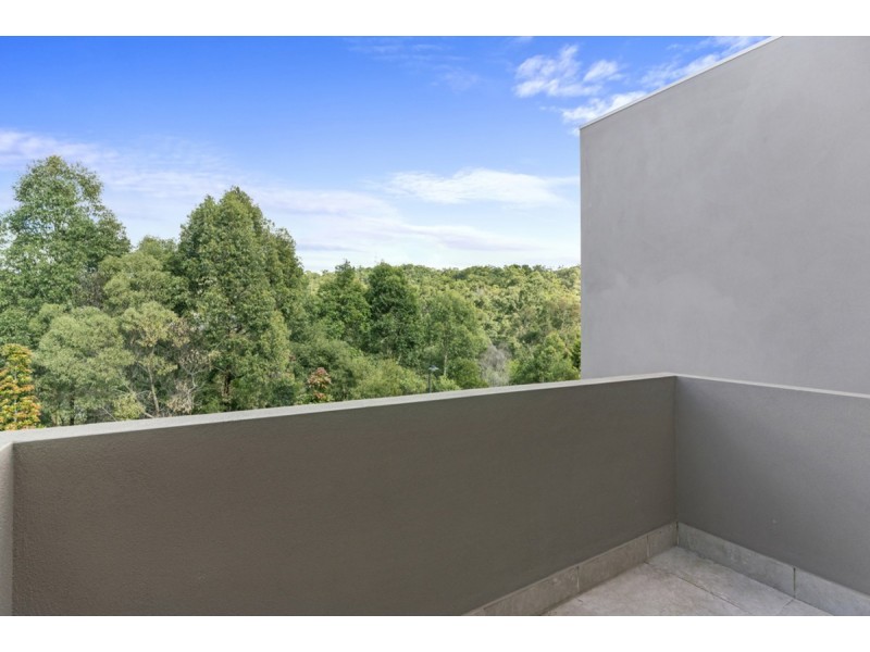 2/9 Maslin Chase, Pacific Pines QLD 4211