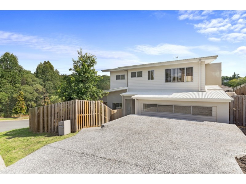 2/9 Maslin Chase, Pacific Pines QLD 4211