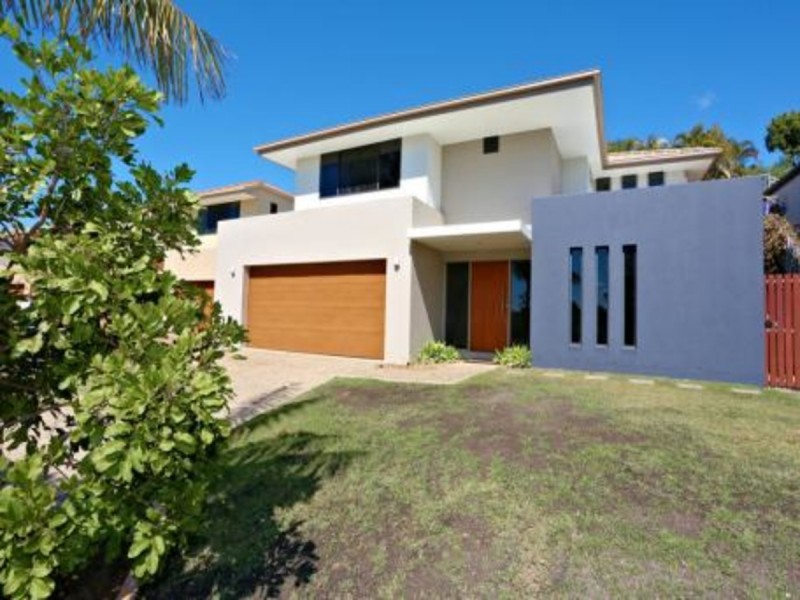 7 Bounty Way, Pacific Pines QLD 4211