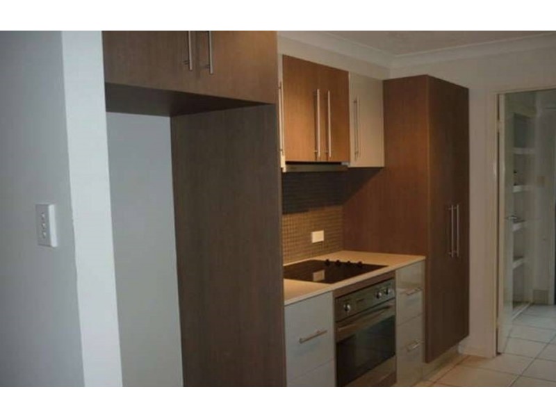 7 Bounty Way, Pacific Pines QLD 4211