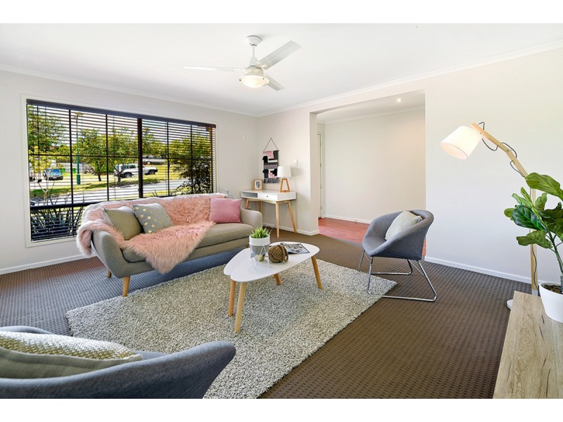 3 Springwood Avenue, Pacific Pines QLD 4211