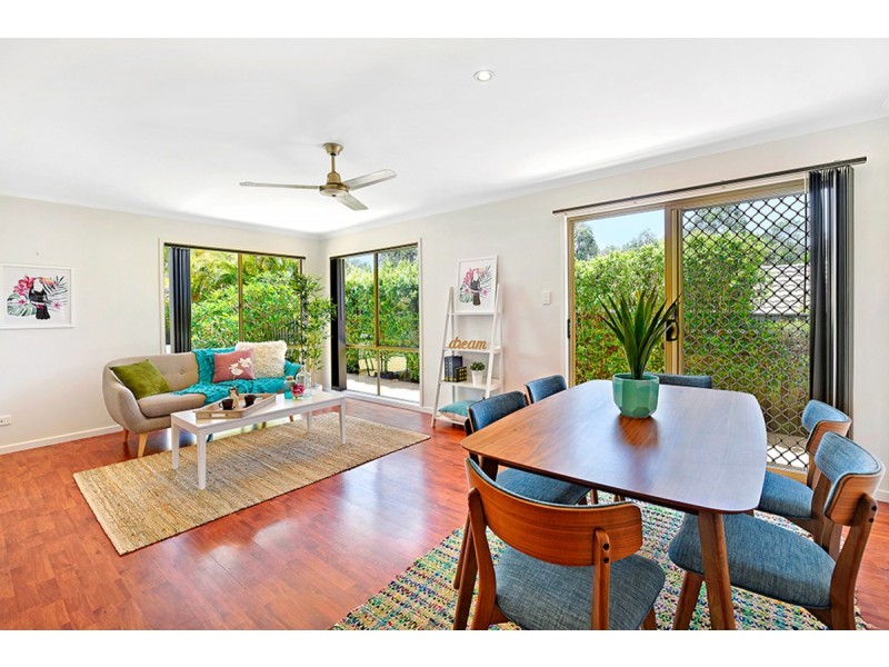 3 Springwood Avenue, Pacific Pines QLD 4211