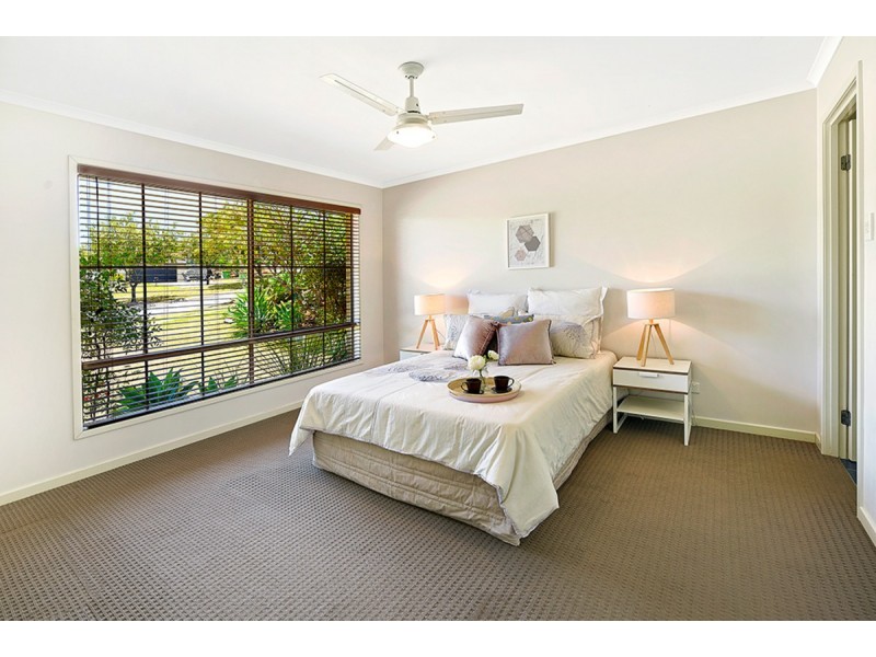 3 Springwood Avenue, Pacific Pines QLD 4211