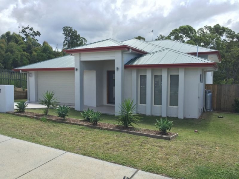 15 Barrington Street, Pacific Pines QLD 4211