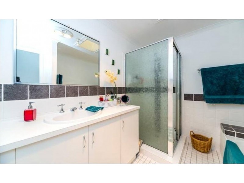 2/1 Universal Street, Oxenford QLD 4210