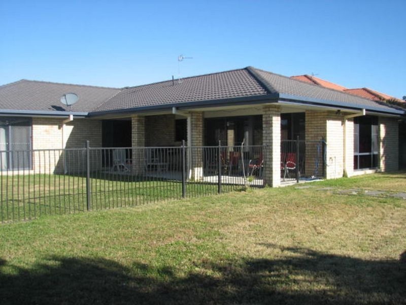 13 Whitely Circuit, Maudsland QLD 4210