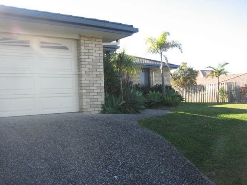 13 Whitely Circuit, Maudsland QLD 4210