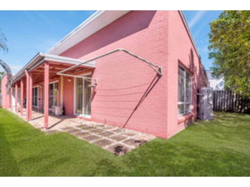 5 Norfolk Drive, Pacific Pines QLD 4211