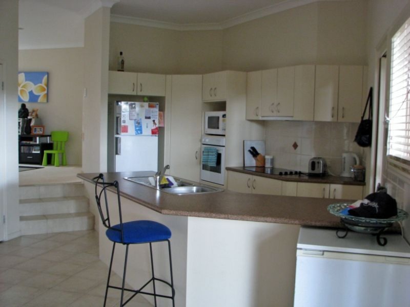 12 Finnin Court, Maudsland QLD 4210