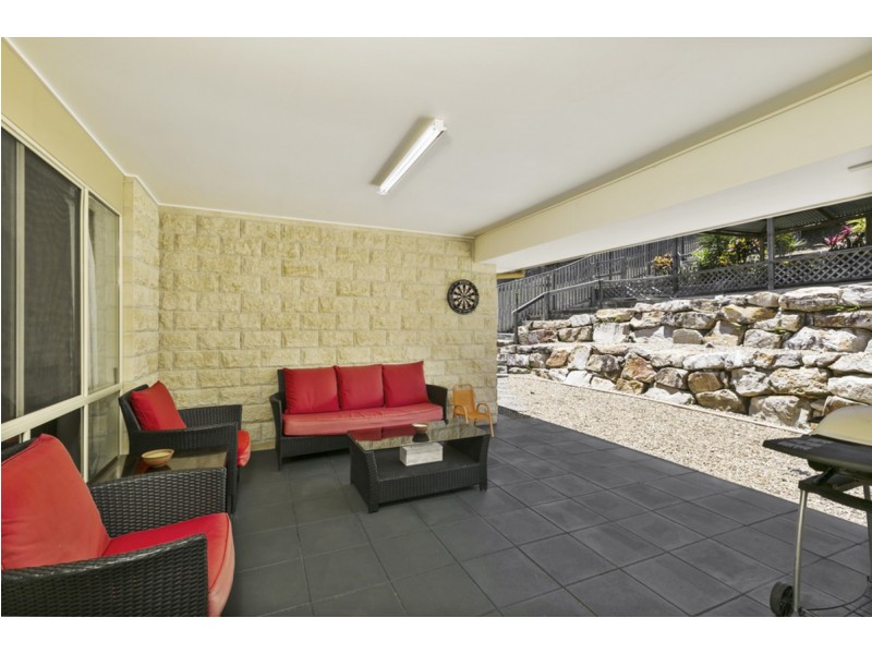 64 Hawkesbury Avenue, Pacific Pines QLD 4211