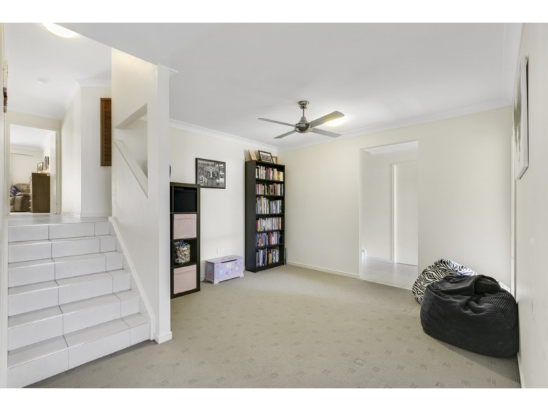 64 Hawkesbury Avenue, Pacific Pines QLD 4211