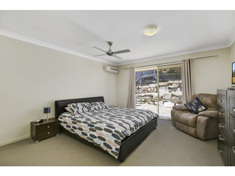 64 Hawkesbury Avenue, Pacific Pines QLD 4211