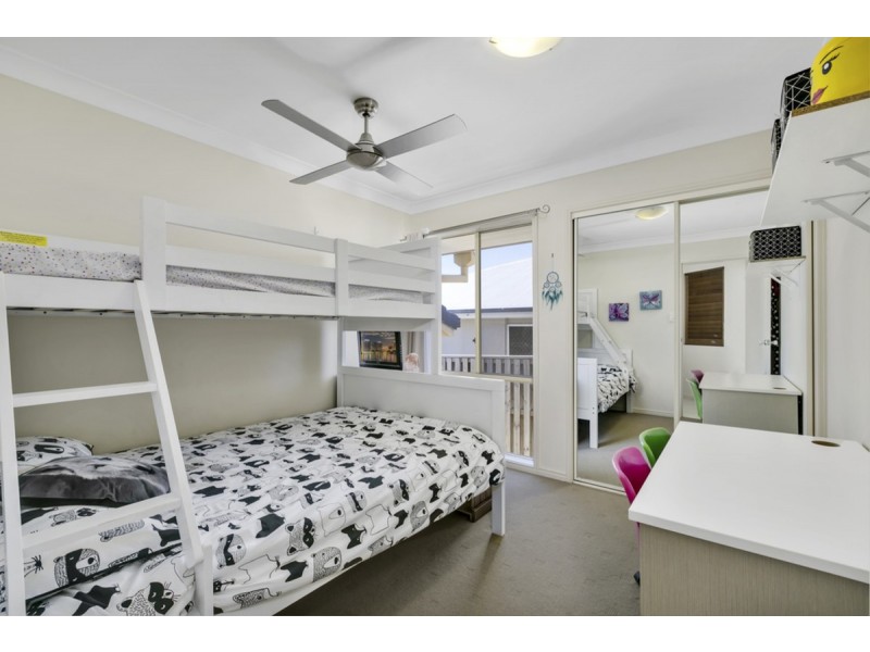 64 Hawkesbury Avenue, Pacific Pines QLD 4211