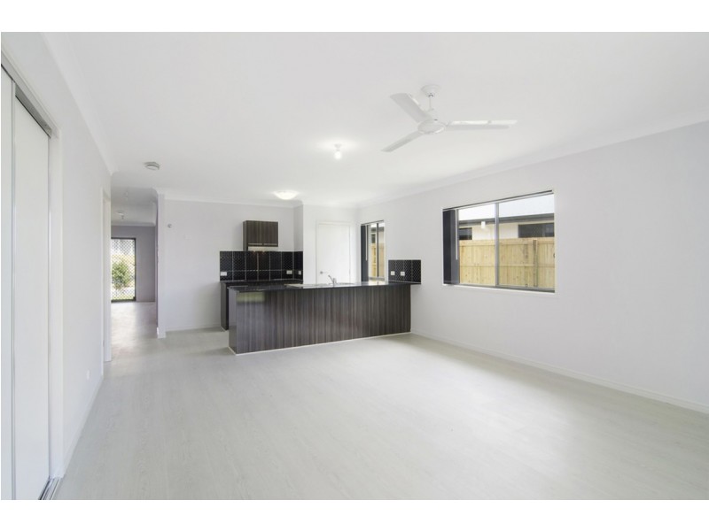 18 Angahook Crescent, Upper Coomera QLD 4209