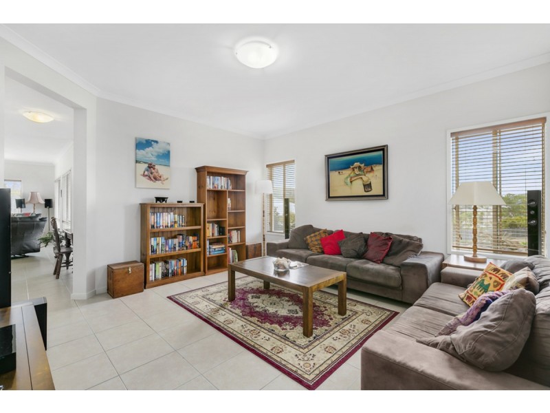 22 Blackheath Terrace, Pacific Pines QLD 4211