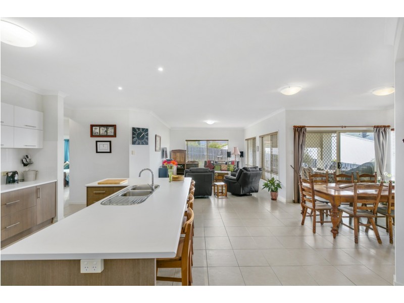 22 Blackheath Terrace, Pacific Pines QLD 4211