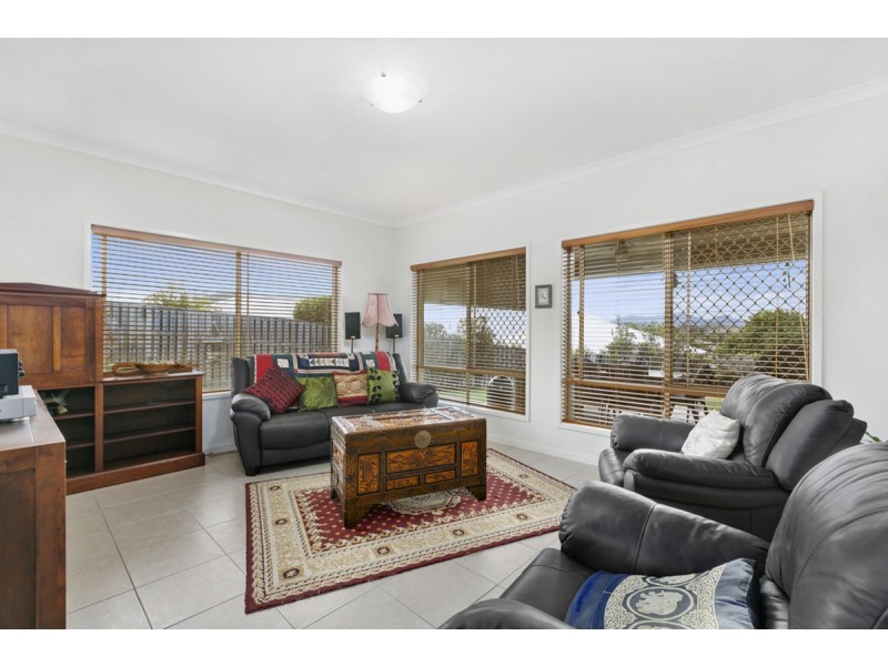 22 Blackheath Terrace, Pacific Pines QLD 4211