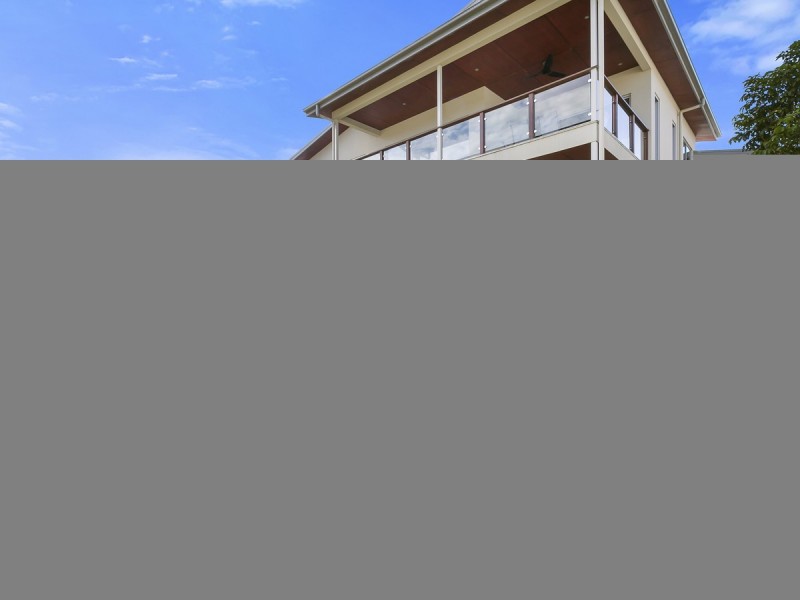 135 Wunburra Circle, Pacific Pines QLD 4211