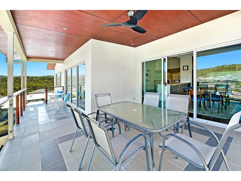 135 Wunburra Circle, Pacific Pines QLD 4211