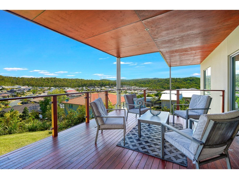 135 Wunburra Circle, Pacific Pines QLD 4211