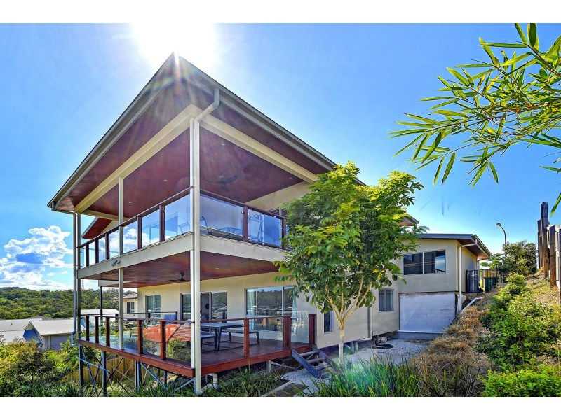 135 Wunburra Circle, Pacific Pines QLD 4211