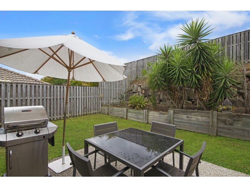 10 Kadie Place, Pacific Pines QLD 4211