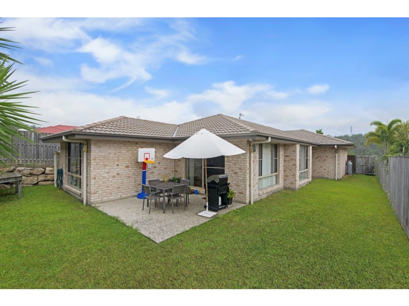 10 Kadie Place, Pacific Pines QLD 4211