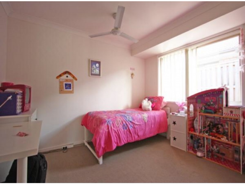 10 Kadie Place, Pacific Pines QLD 4211