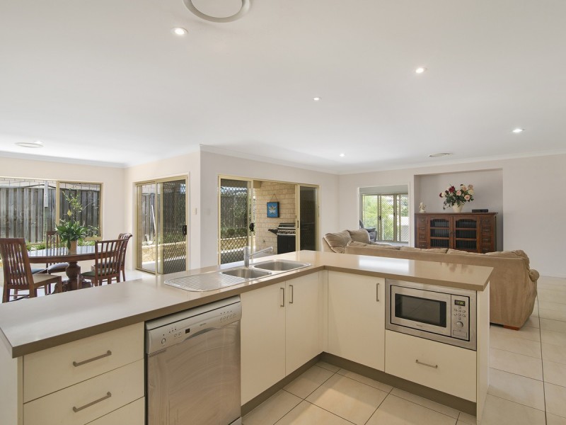 115 Wunburra Circle, Pacific Pines QLD 4211