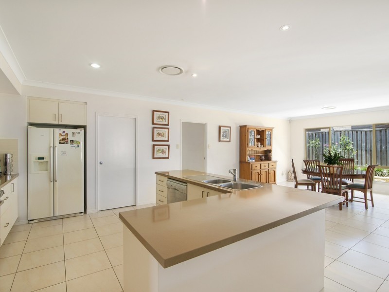 115 Wunburra Circle, Pacific Pines QLD 4211