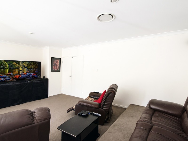 115 Wunburra Circle, Pacific Pines QLD 4211