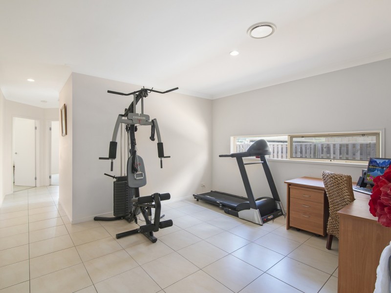 115 Wunburra Circle, Pacific Pines QLD 4211