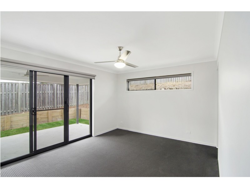 34 Lawley Crescent, Pacific Pines QLD 4211