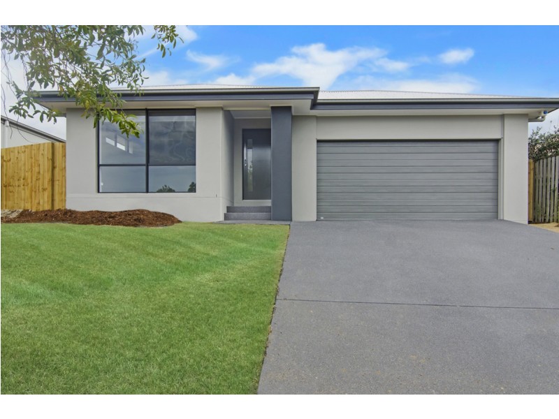 34 Lawley Crescent, Pacific Pines QLD 4211