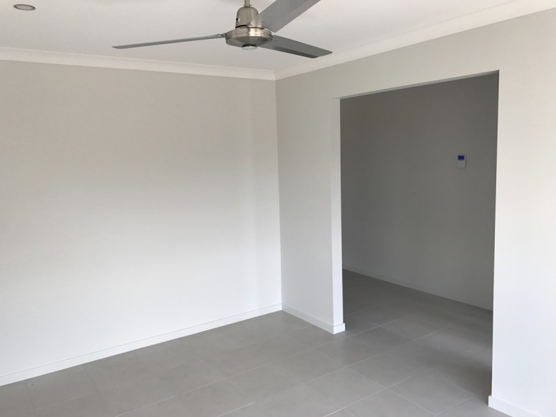 34 Lawley Crescent, Pacific Pines QLD 4211