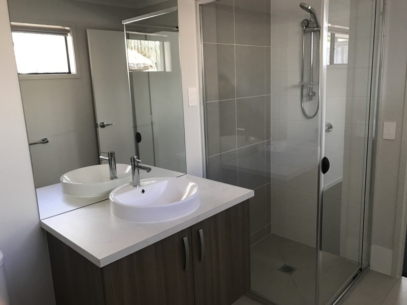 34 Lawley Crescent, Pacific Pines QLD 4211