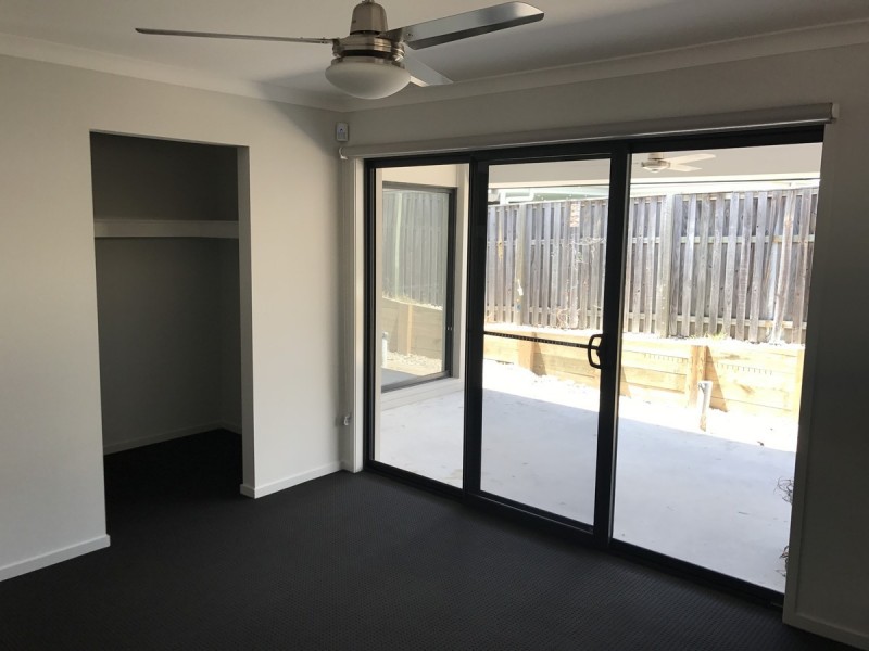 34 Lawley Crescent, Pacific Pines QLD 4211